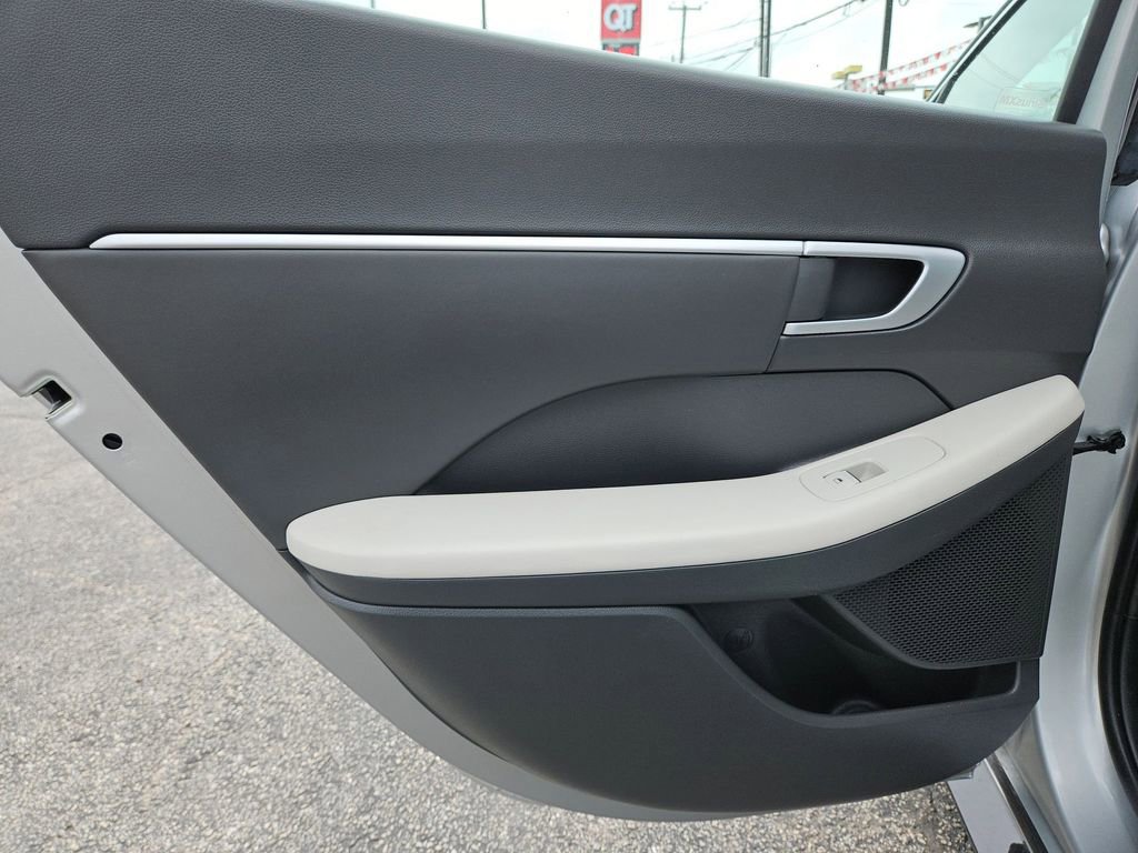 Used 2025 Hyundai Sonata SEL FWD image 18