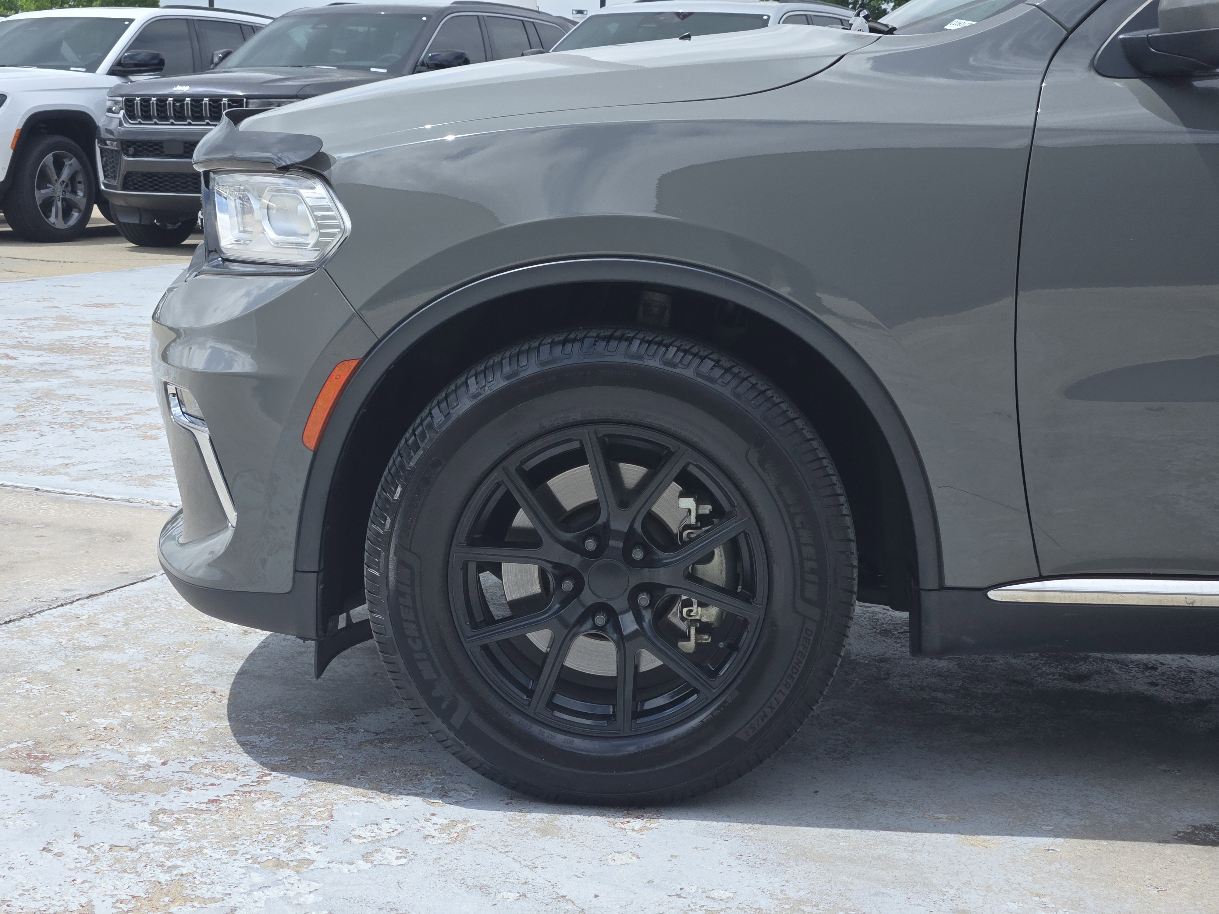 Used 2022 Dodge Durango SXT AWD/4WD image 9