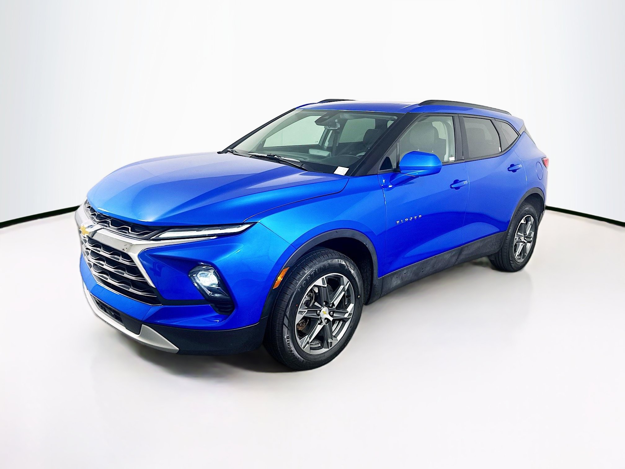 Used 2024 Chevrolet Blazer LT w/ Convenience Package FWD image 3