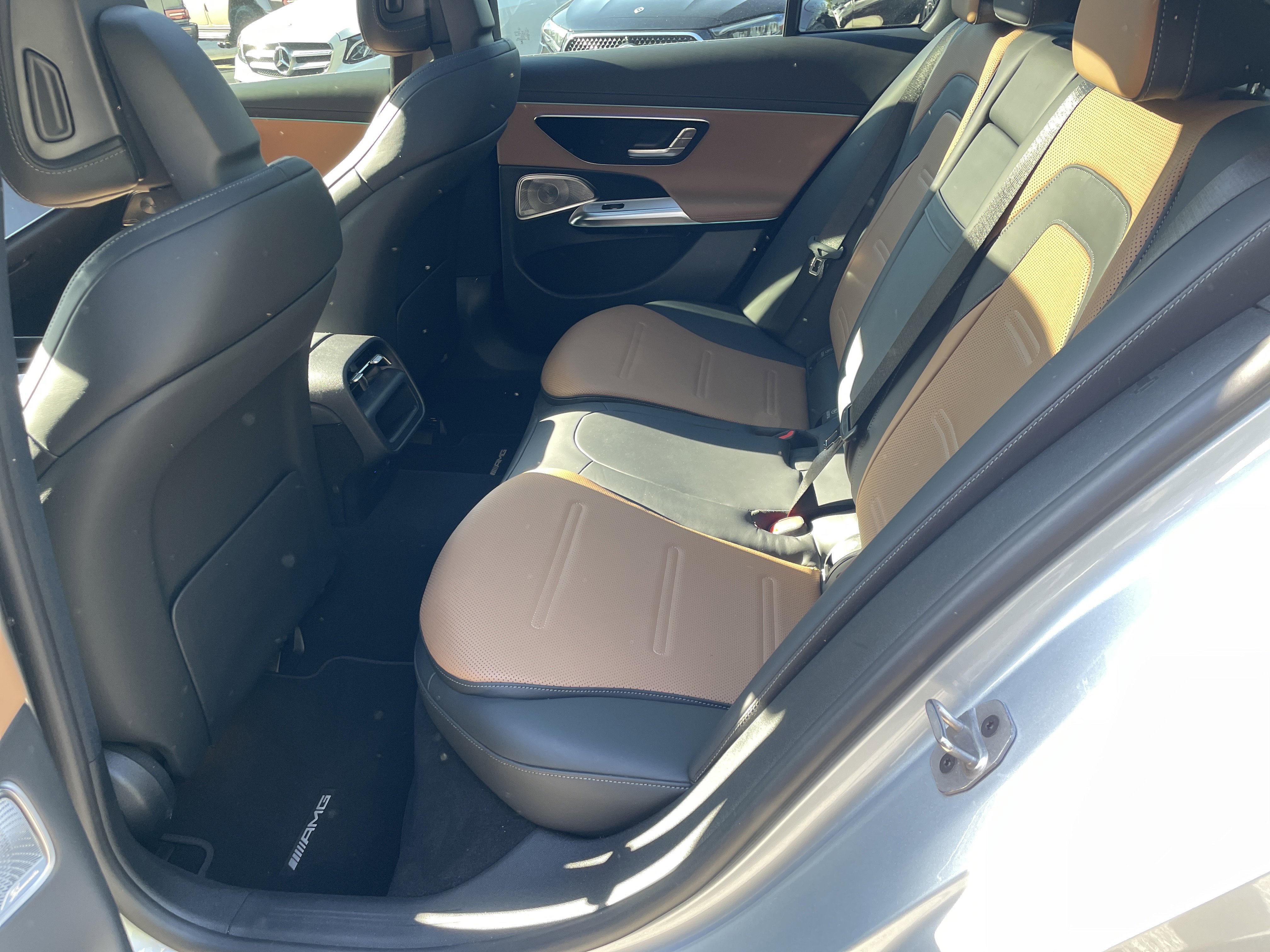 Certified 2025 Mercedes-Benz E 53 AMG e 4MATIC Sedan w/ Driver Assistance Package image 38