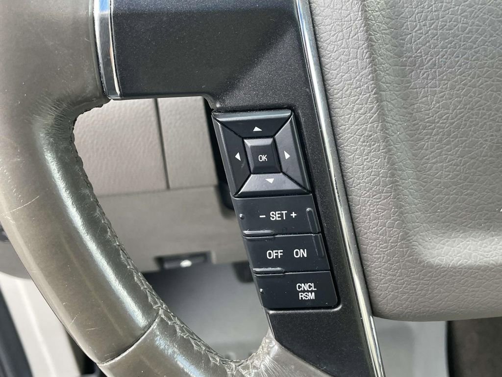Used 2017 Lincoln Navigator Select image 20