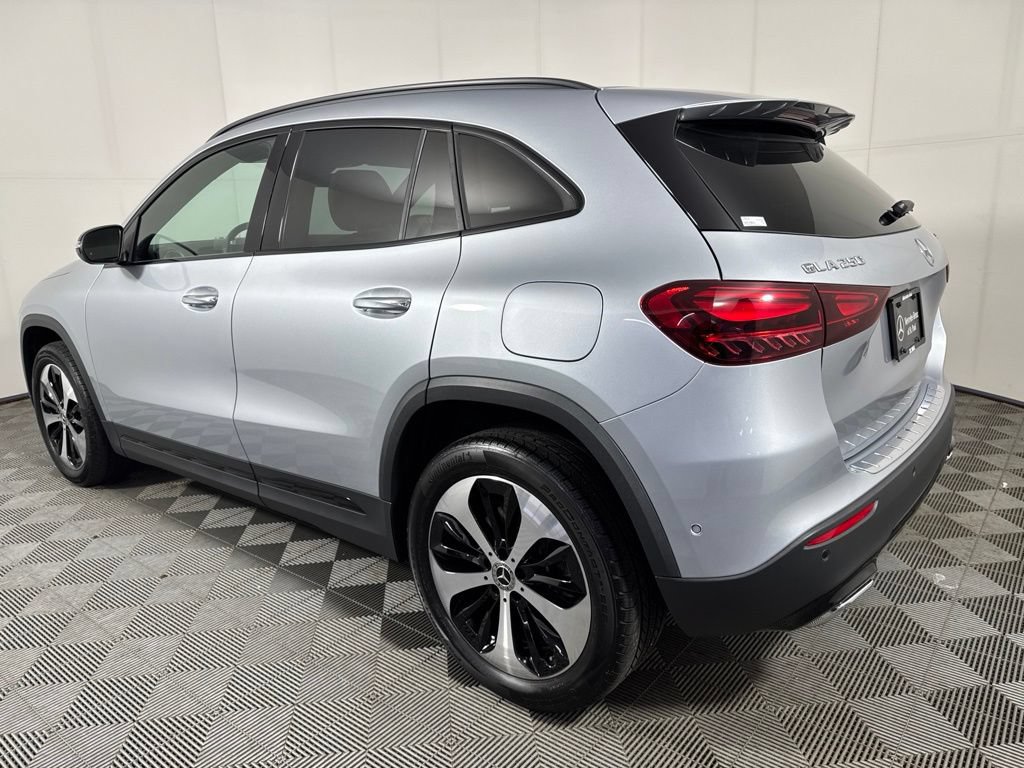 Certified 2026 Mercedes-Benz GLA 250 4MATIC image 4