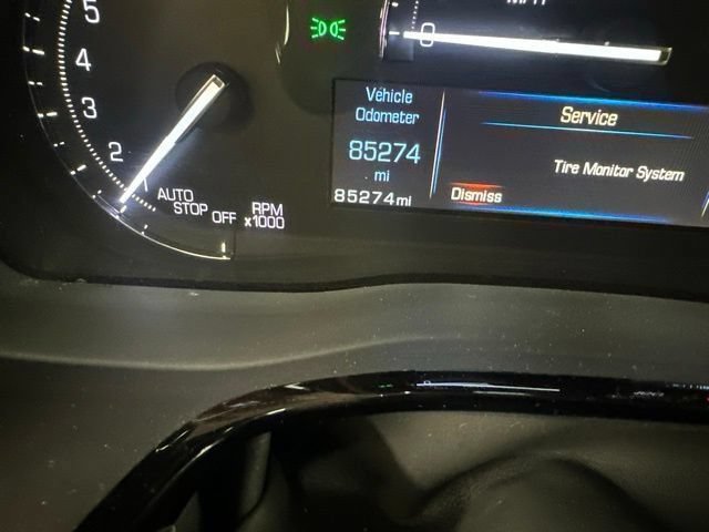 Used 2019 Cadillac XT5 FWD image 2
