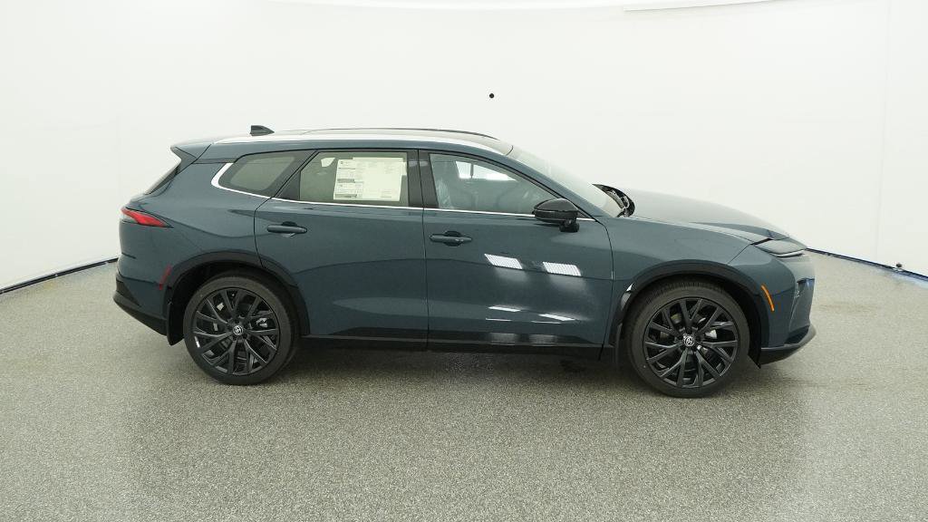 New 2025 Toyota Crown Signia image 14