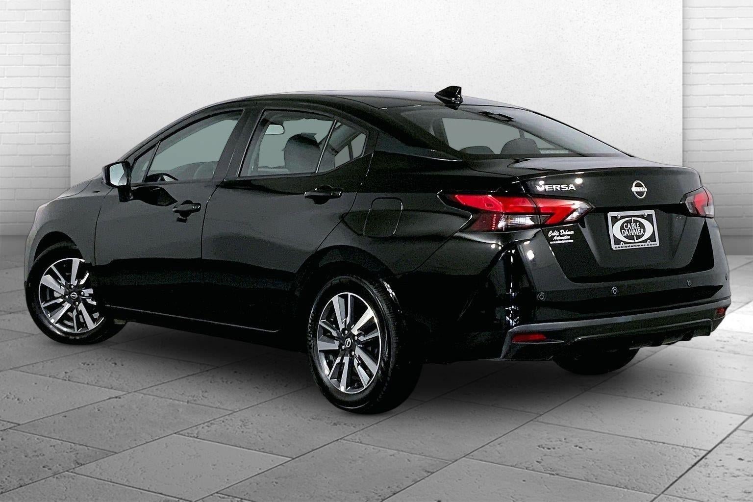 Used 2025 Nissan Versa SV FWD image 4