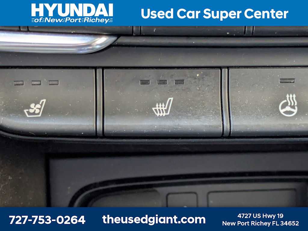 Used 2020 Hyundai Santa Fe Limited image 30