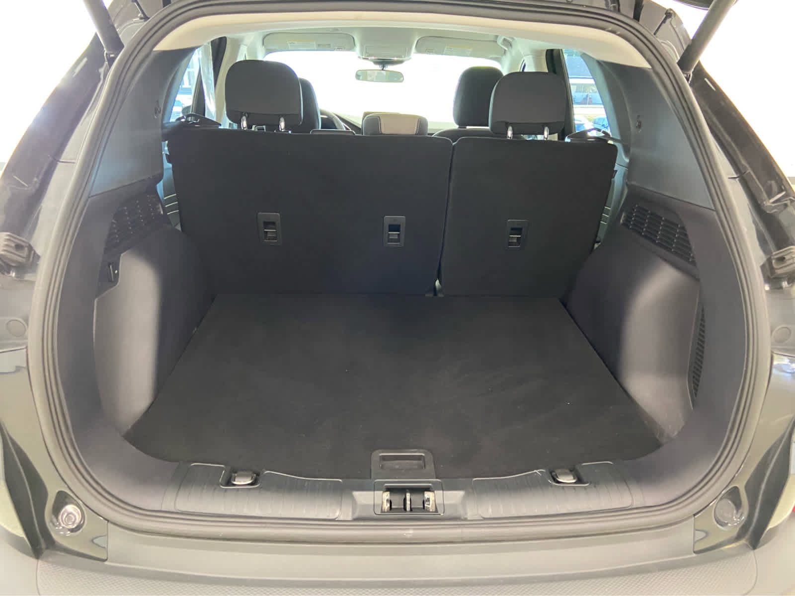 Used 2022 Ford Escape SE w/ SE Sport Appearance Package image 12