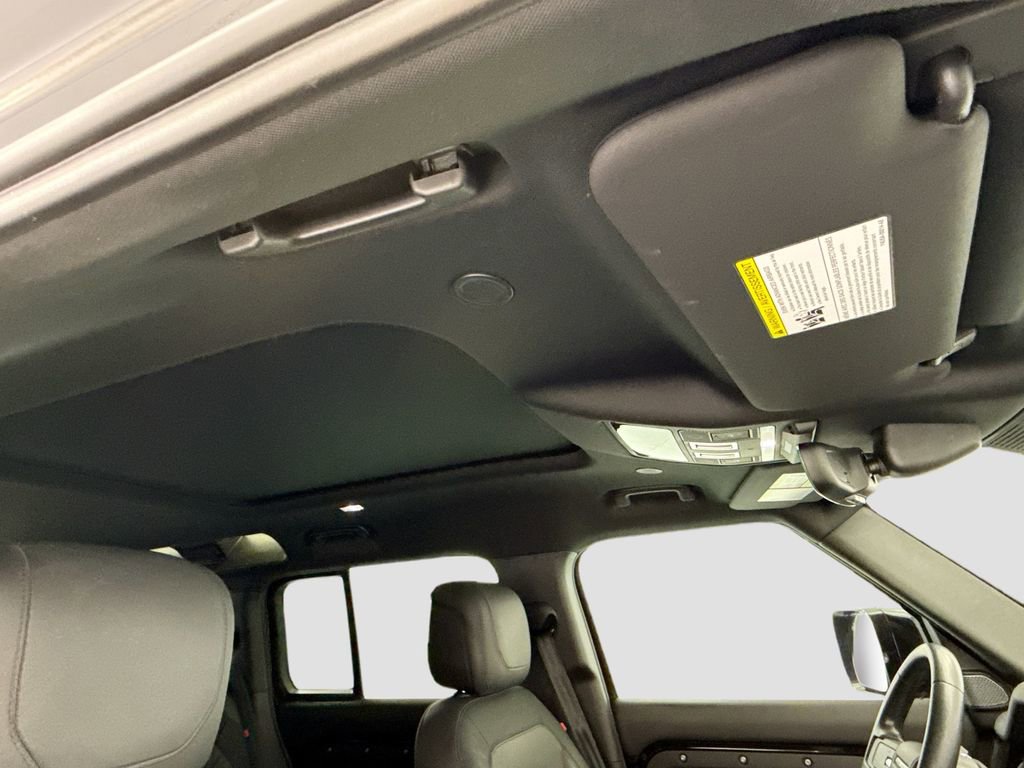 Certified 2023 Land Rover Defender 110 X-Dynamic SE image 17