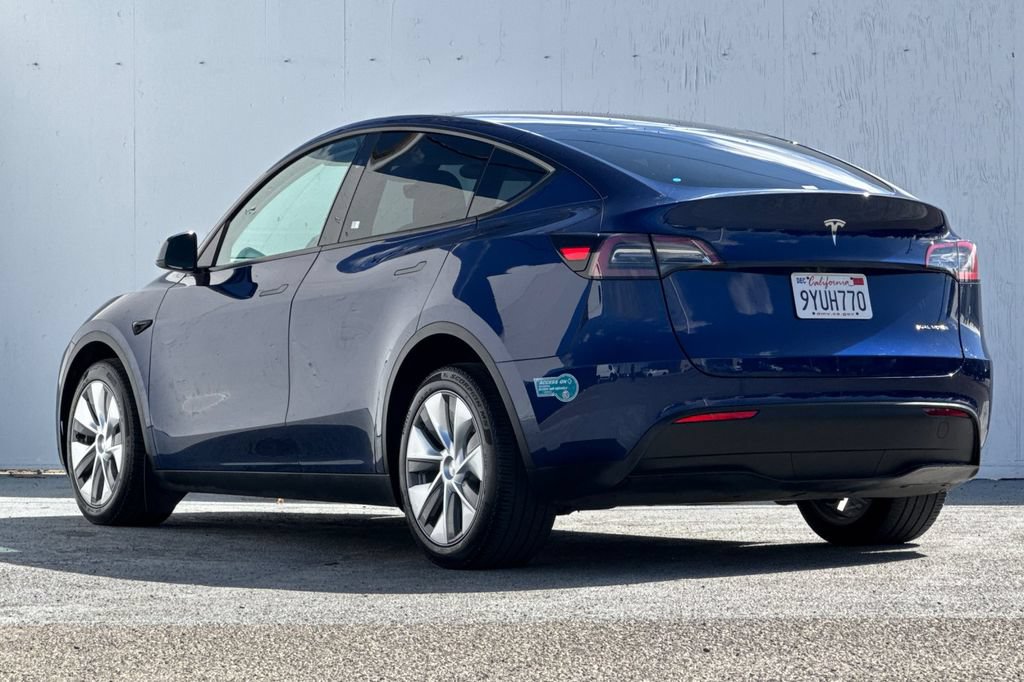 Used 2024 Tesla Model Y Long Range AWD/4WD image 5