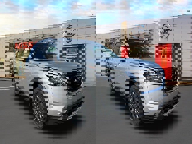 New 2025 Nissan Pathfinder SL