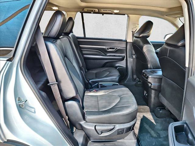 Used 2025 Toyota Grand Highlander AWD image 22