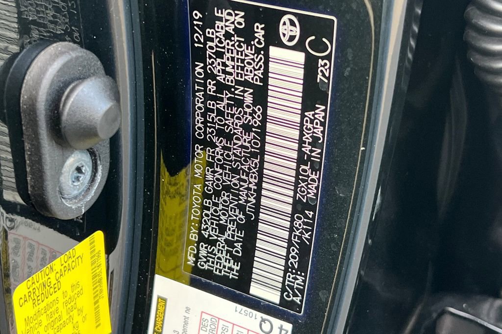 Used 2020 Toyota C-HR XLE image 32