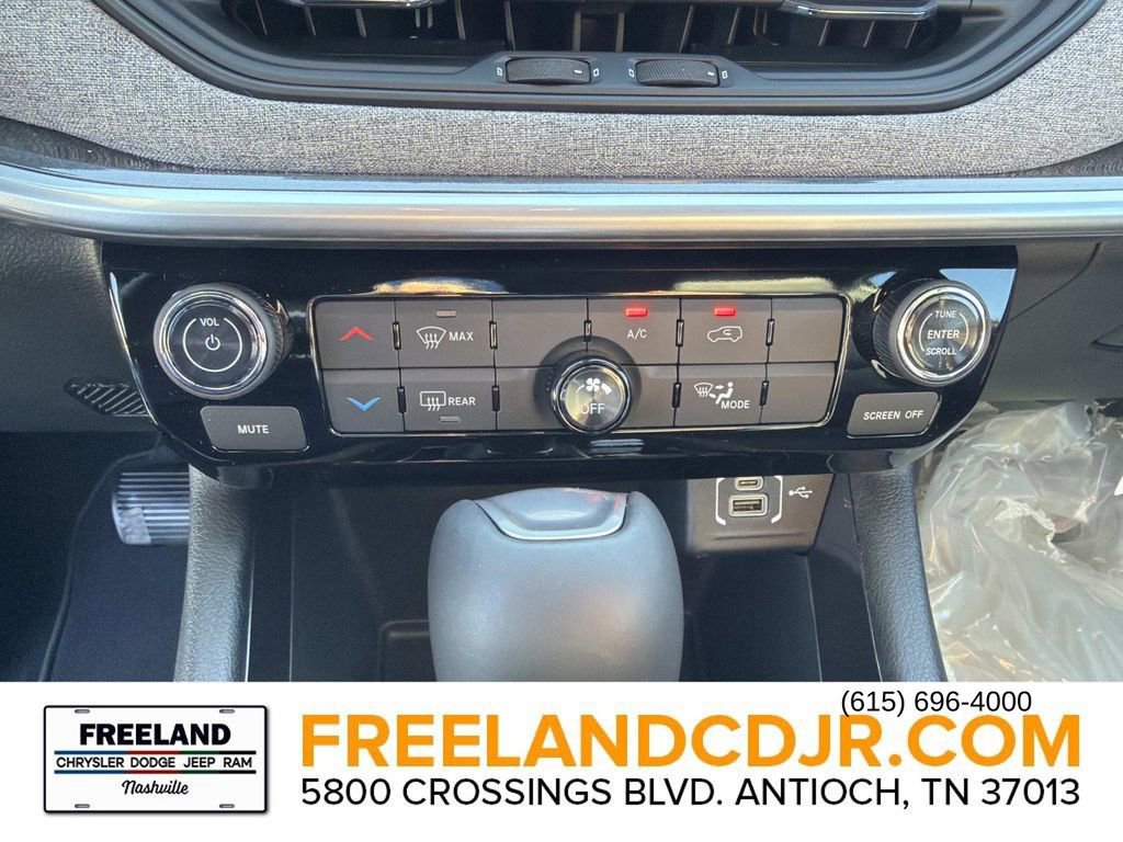 New 2026 Jeep Compass Latitude image 29