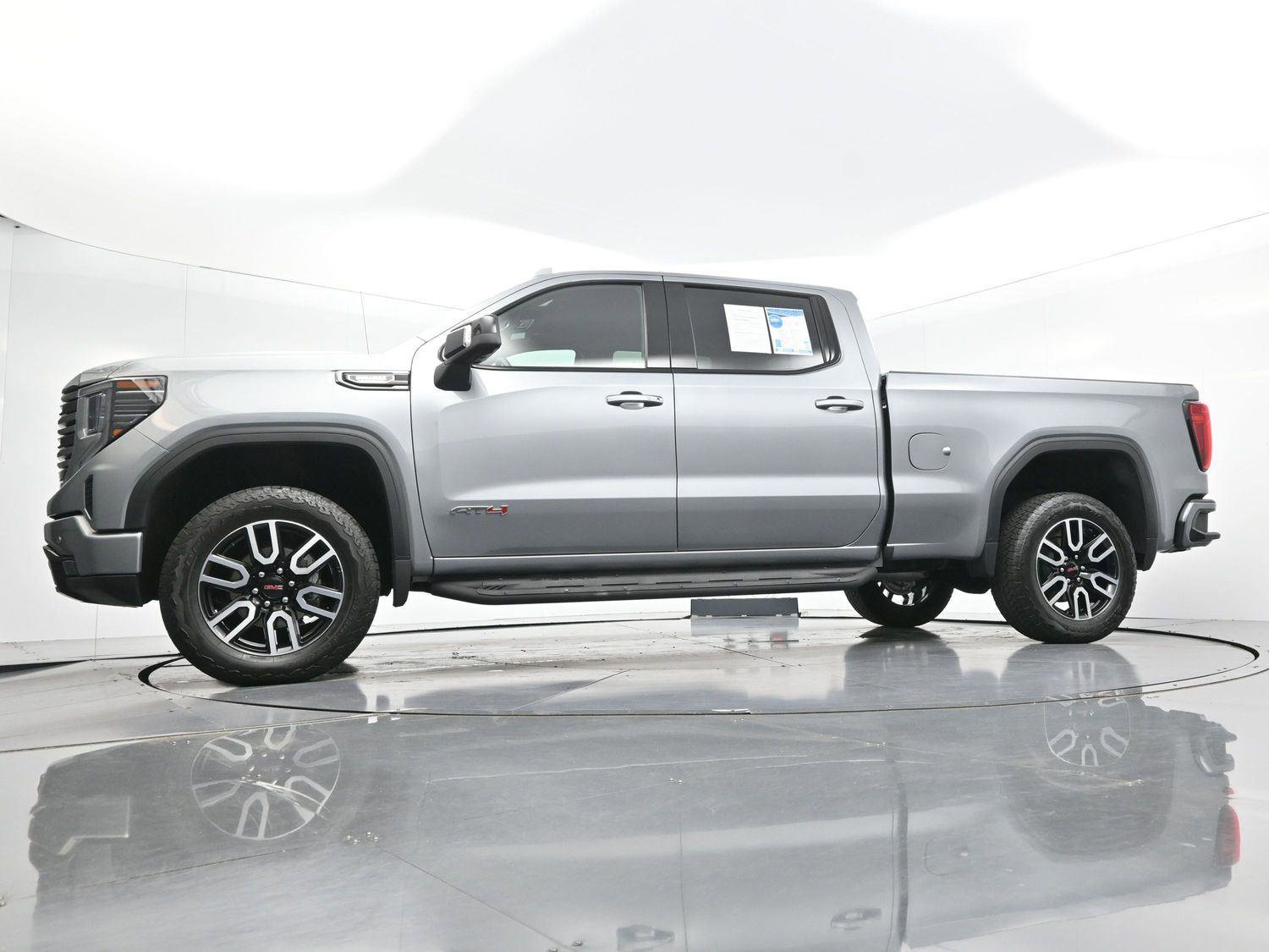 Used 2025 GMC Sierra 1500 AT4 w/ AT4 Premium Package AWD/4WD image 49