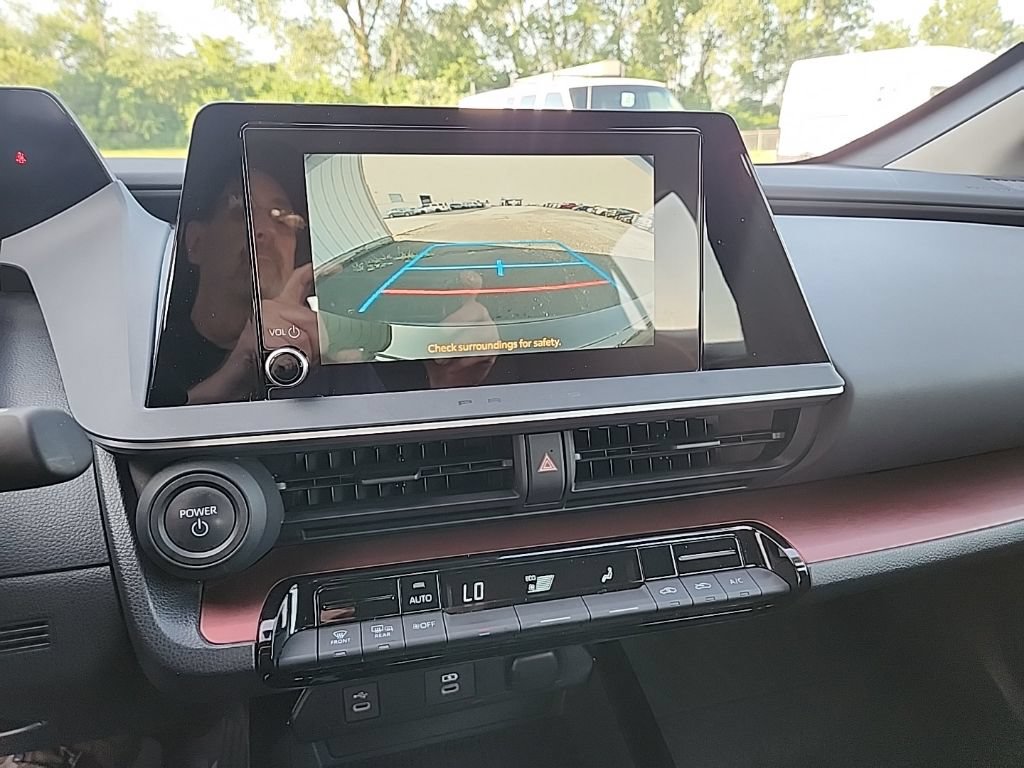 Used 2024 Toyota Prius Prime FWD image 23