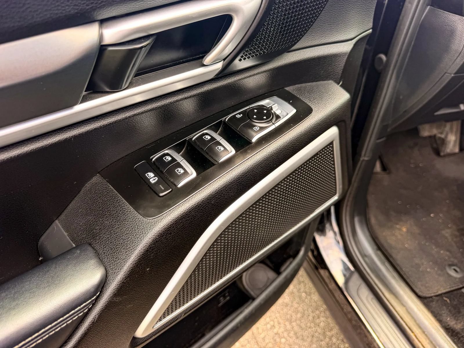 Used 2021 Kia Telluride S AWD/4WD image 15