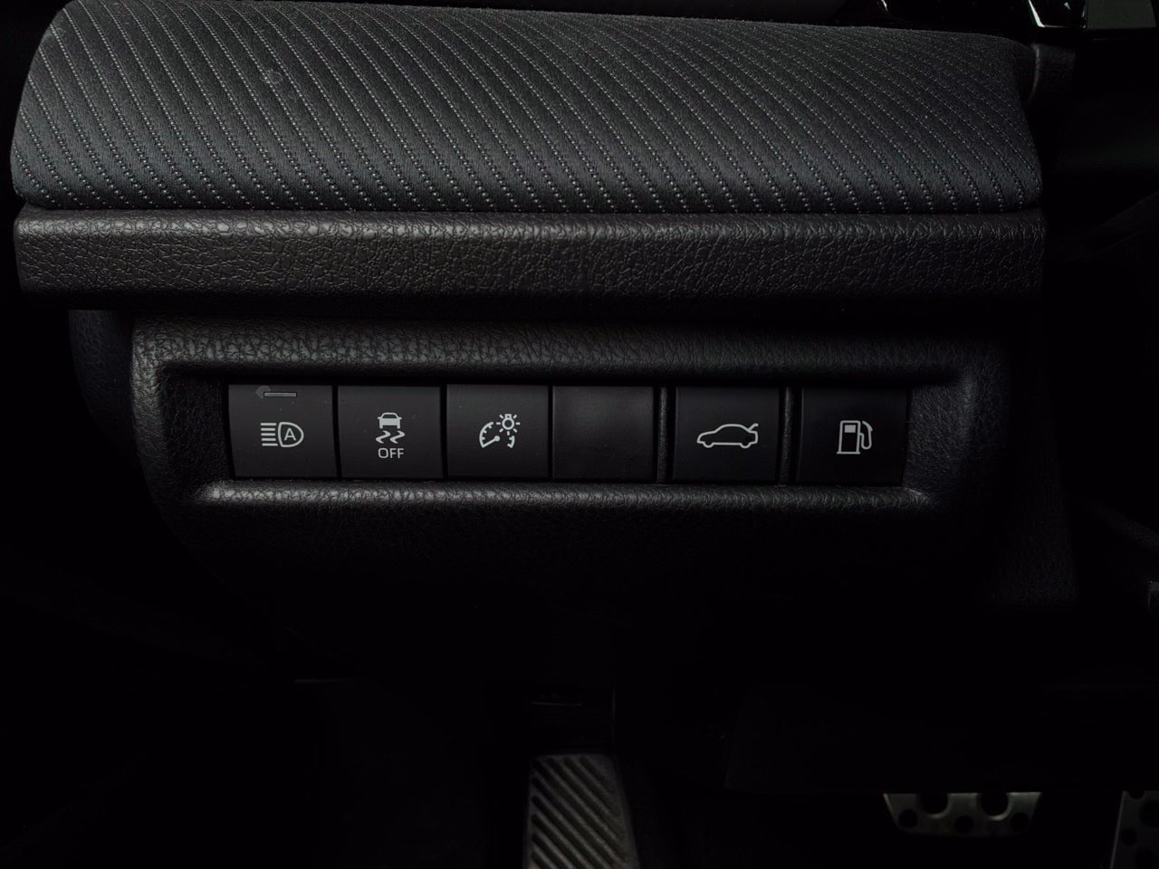 Used 2025 Toyota Camry SE w/ Convenience Package FWD image 23
