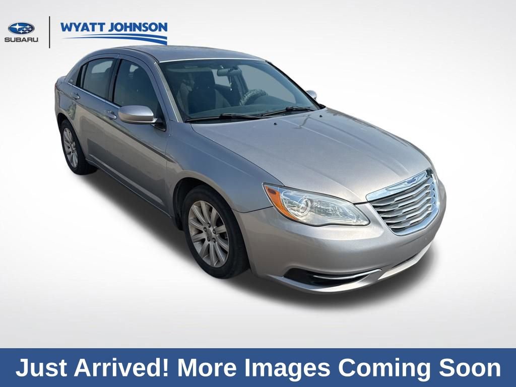 Used 2014 Chrysler 200 Touring image 5