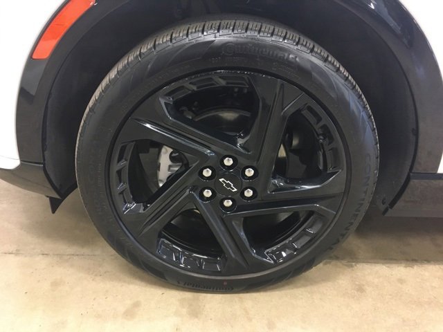 Used 2024 Chevrolet Equinox EV RS image 11