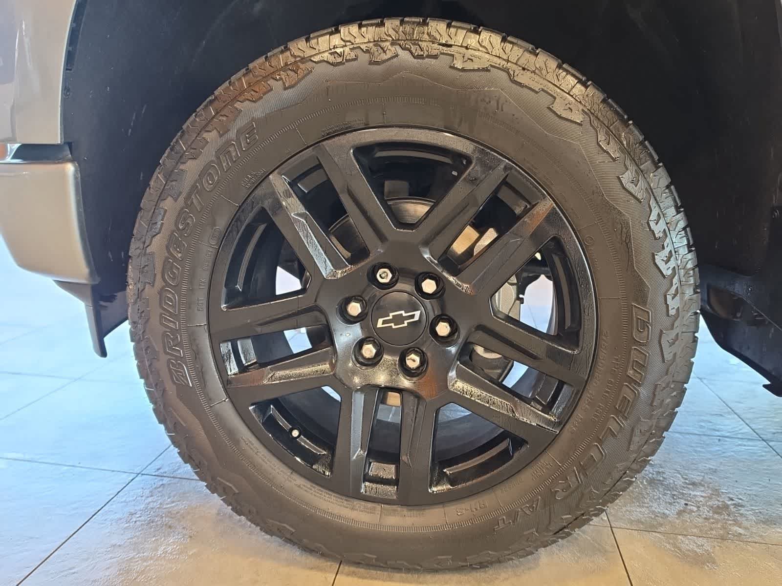 Used 2025 Chevrolet Silverado 1500 LT Trail Boss w/ LPO, Dark Essentials Package AWD/4WD image 15