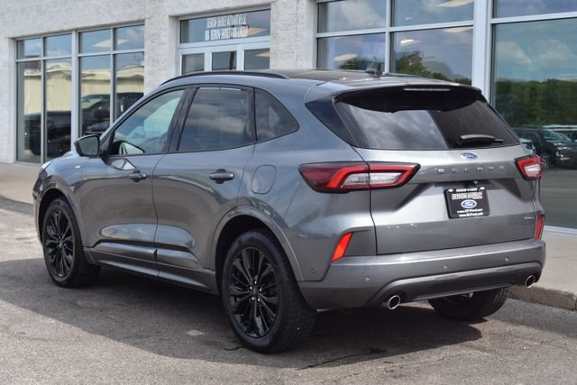 Used 2023 Ford Escape ST-Line Elite w/ Premium Technology Package AWD/4WD image 12