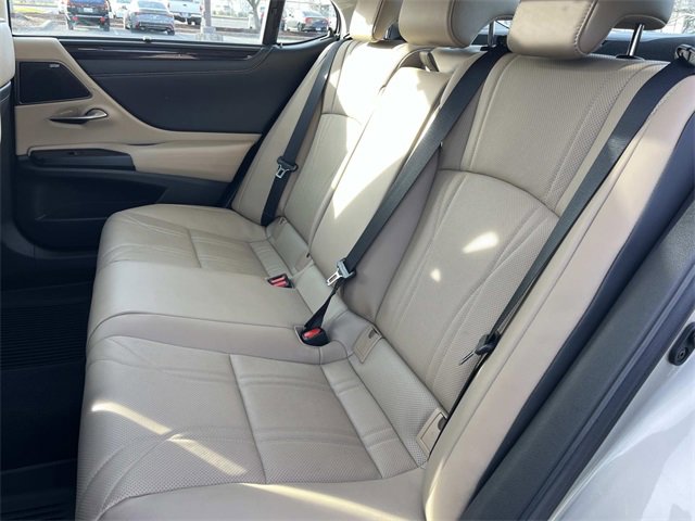 Used 2021 Lexus ES 350 Ultra Luxury w/ Accessory Package 2 image 22