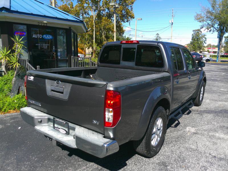 Used 2016 Nissan Frontier SV image 9