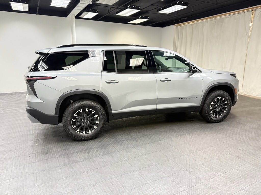 New 2026 Chevrolet Traverse Z71 w/ Enhanced Driving Package image 8