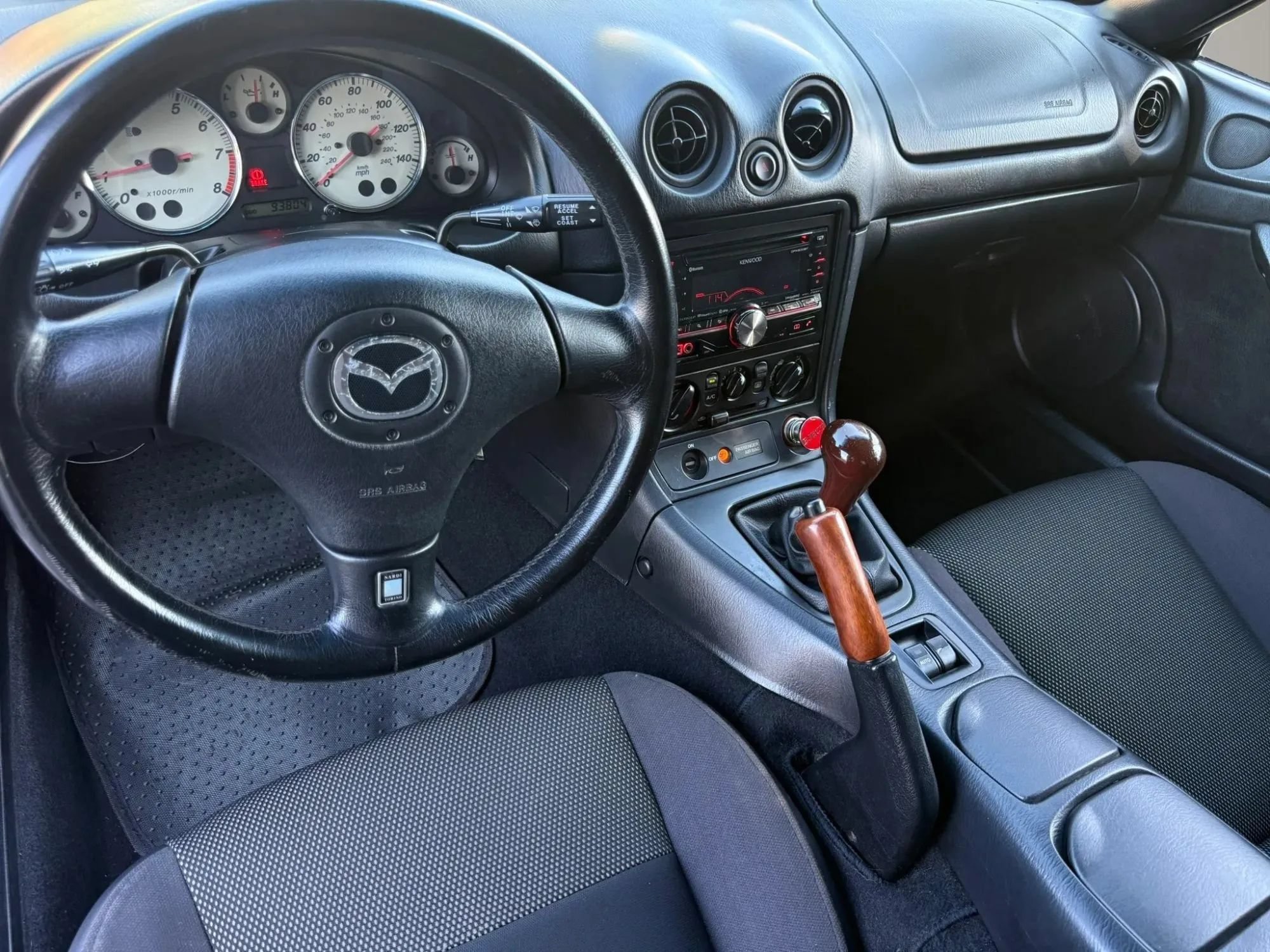Used 2002 MAZDA MX-5 Miata LS RWD image 21