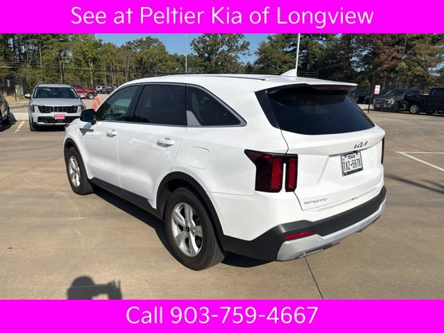 Used 2024 Kia Sorento LX FWD image 4