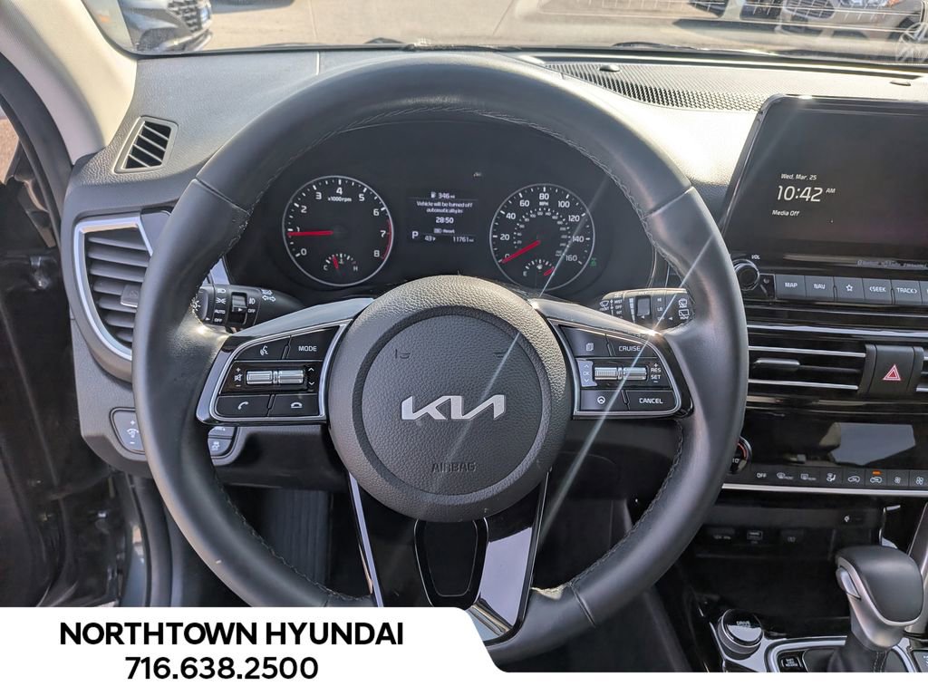 Used 2023 Kia Seltos EX image 7