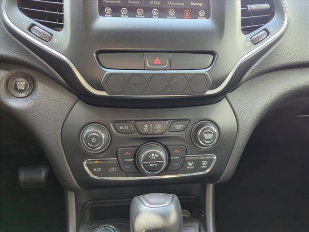 Used 2019 Jeep Cherokee Latitude Plus w/ Comfort/Convenience Group image 8