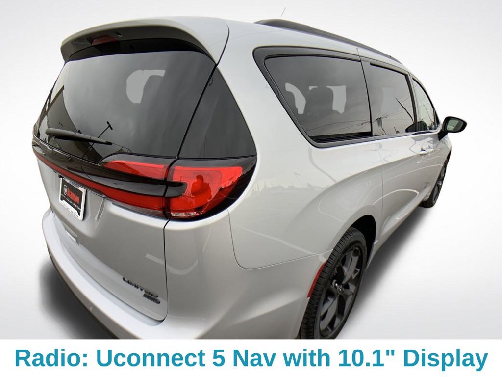 New 2026 Chrysler Pacifica Limited w/ S Appearance Package AWD/4WD image 6