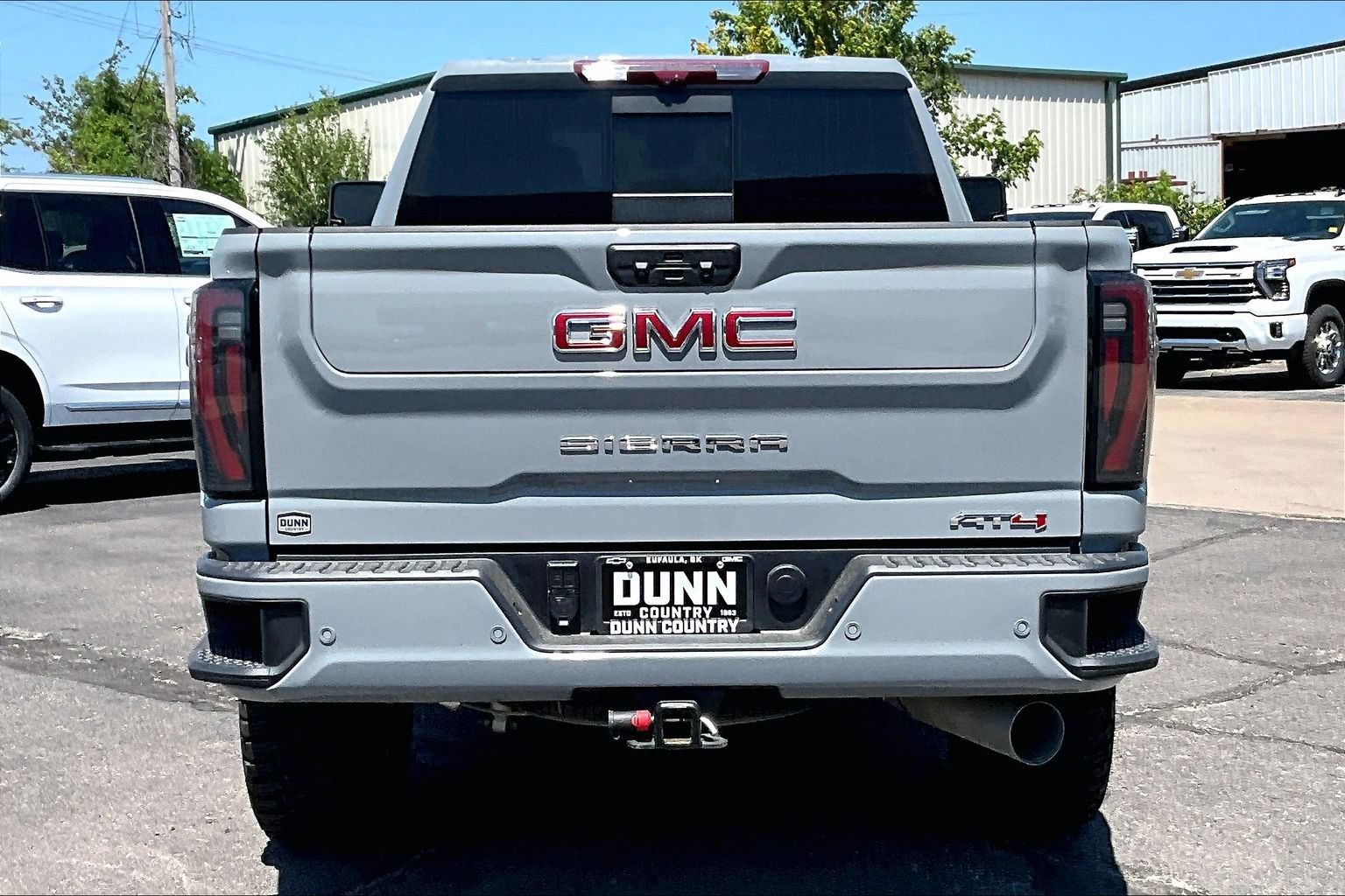 Used 2025 GMC Sierra 2500 AT4 w/ AT4 Premium Plus Package AWD/4WD image 4