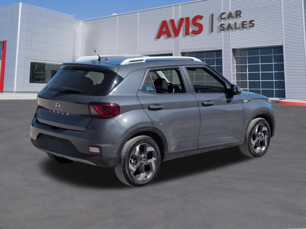 Used 2025 Hyundai Venue SEL FWD image 6