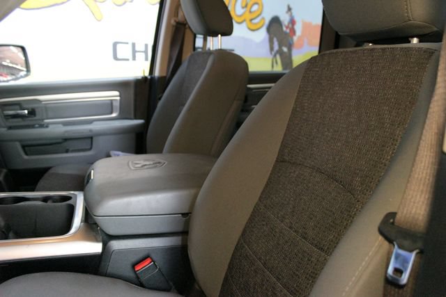 Used 2019 RAM 1500 Classic SLT w/ Black Appearance Group AWD/4WD image 16