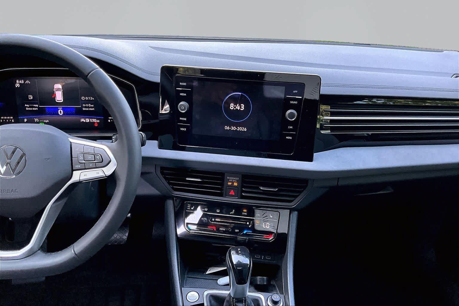 Used 2025 Volkswagen Jetta SE FWD image 6