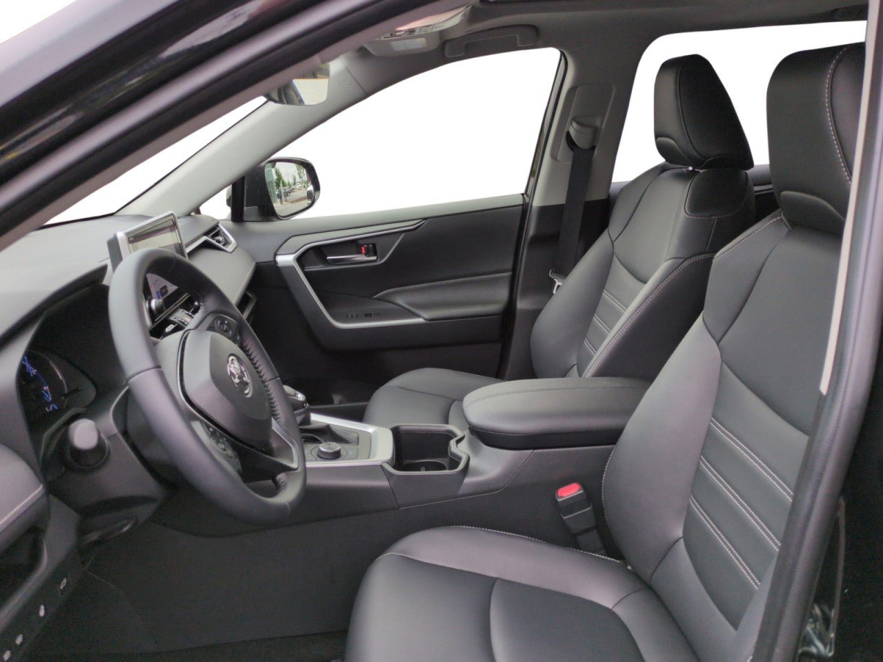 Used 2025 Toyota RAV4 XLE Premium w/ Weather Package AWD/4WD image 14