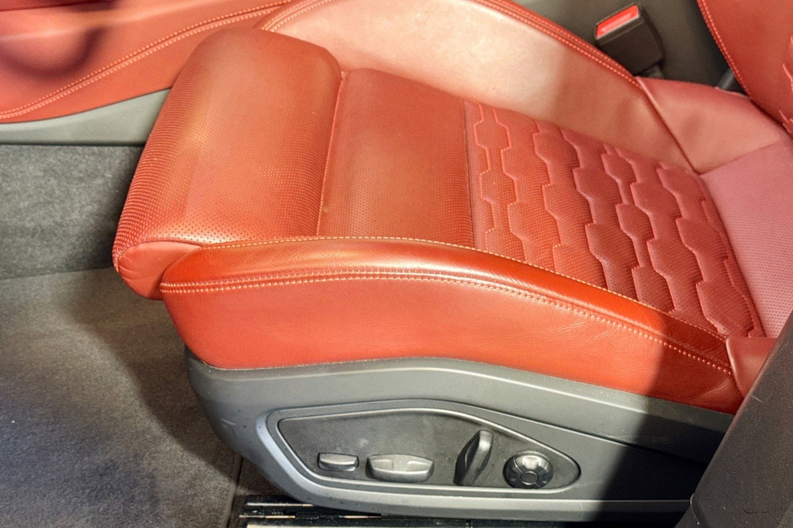 Used 2023 Audi RS e-tron GT w/ Ceramic Brake Package image 17