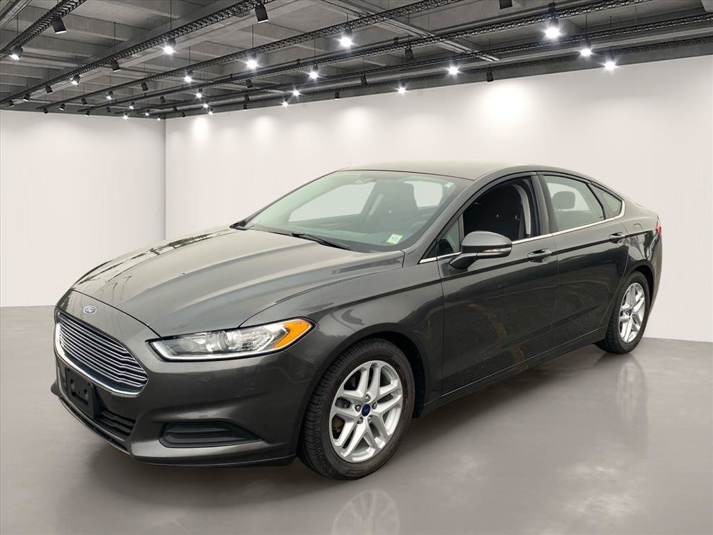 Used 2016 Ford Fusion SE FWD image 3