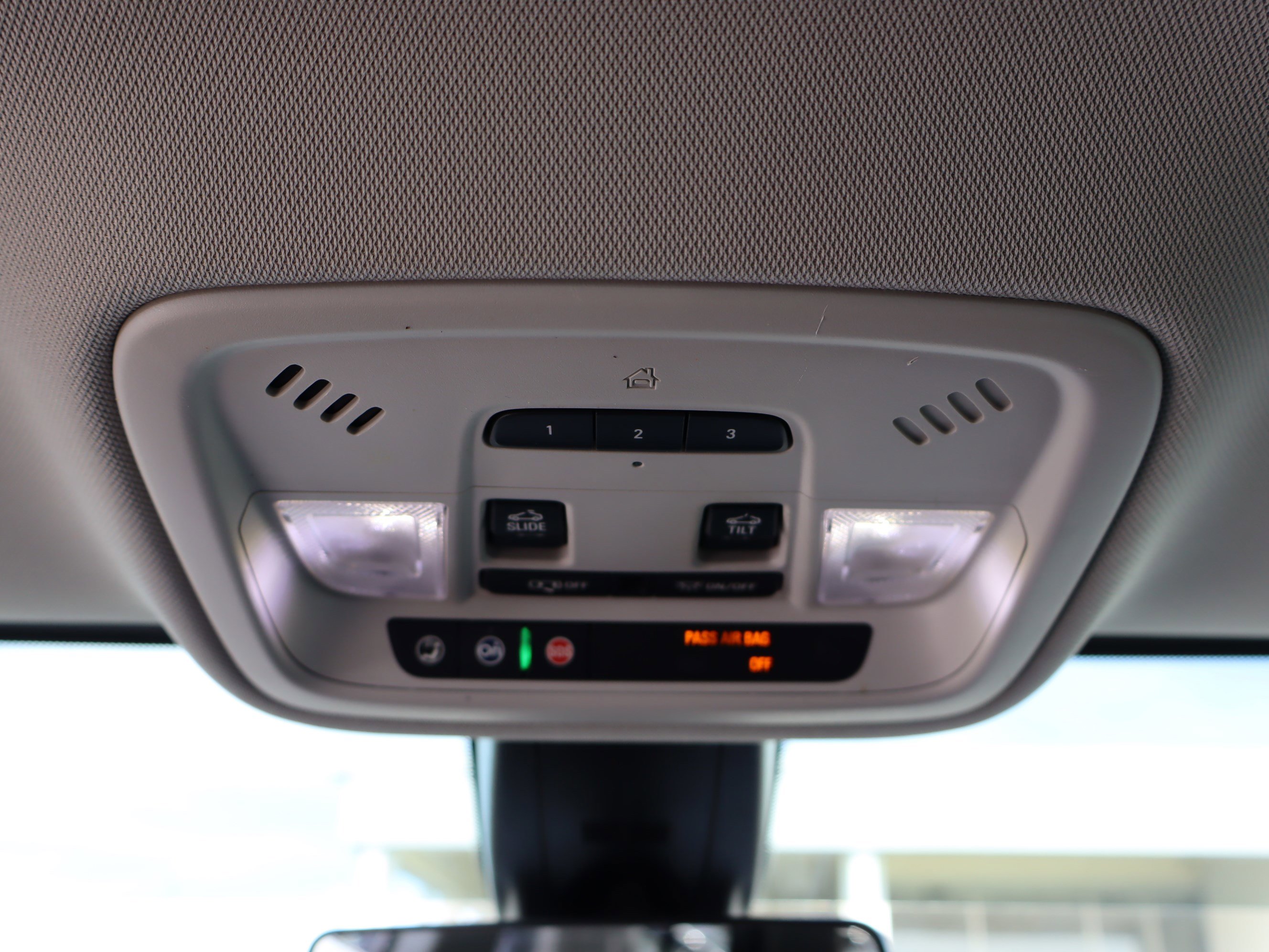 Used 2019 Chevrolet Traverse RS w/ LPO, Floor Liner Package AWD/4WD image 30