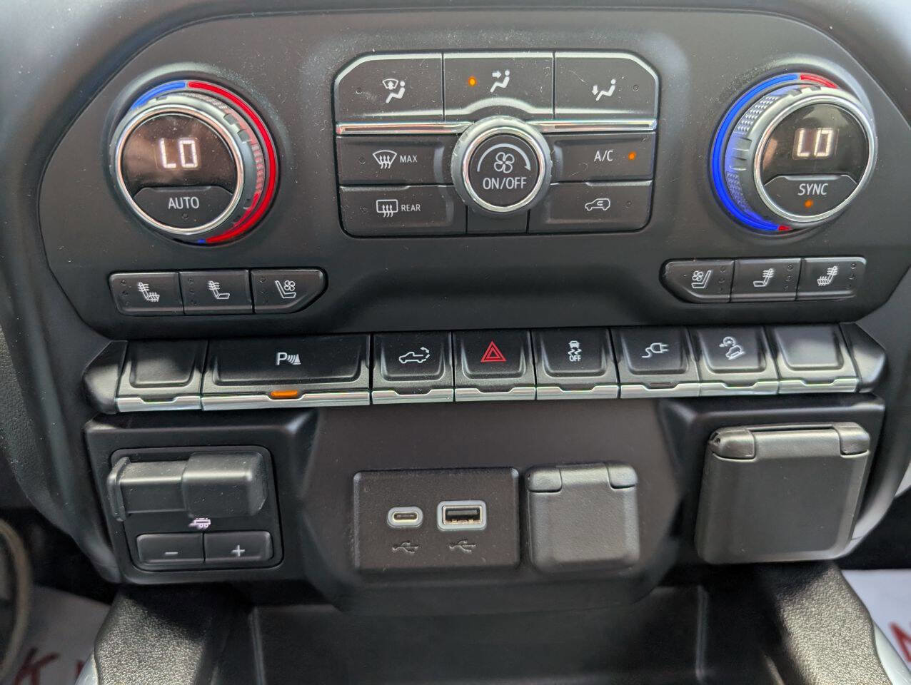Used 2020 Chevrolet Silverado 2500 LTZ w/ LTZ Plus Package image 18