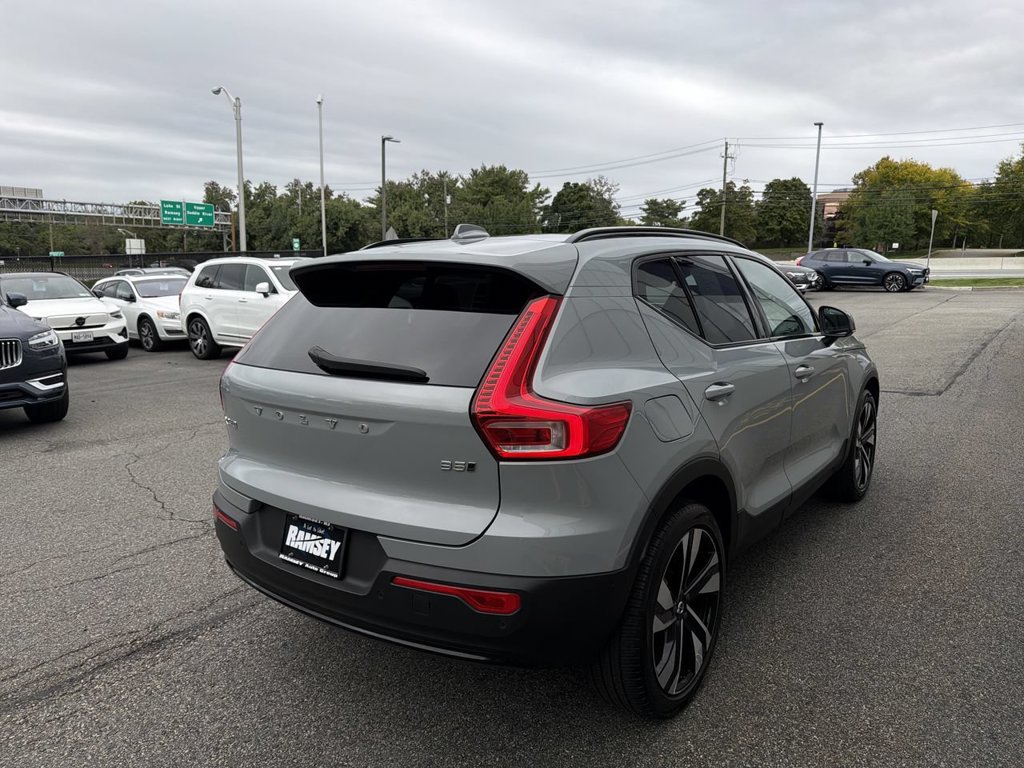 Certified 2024 Volvo XC40 B5 Plus w/ Climate Package AWD/4WD image 8