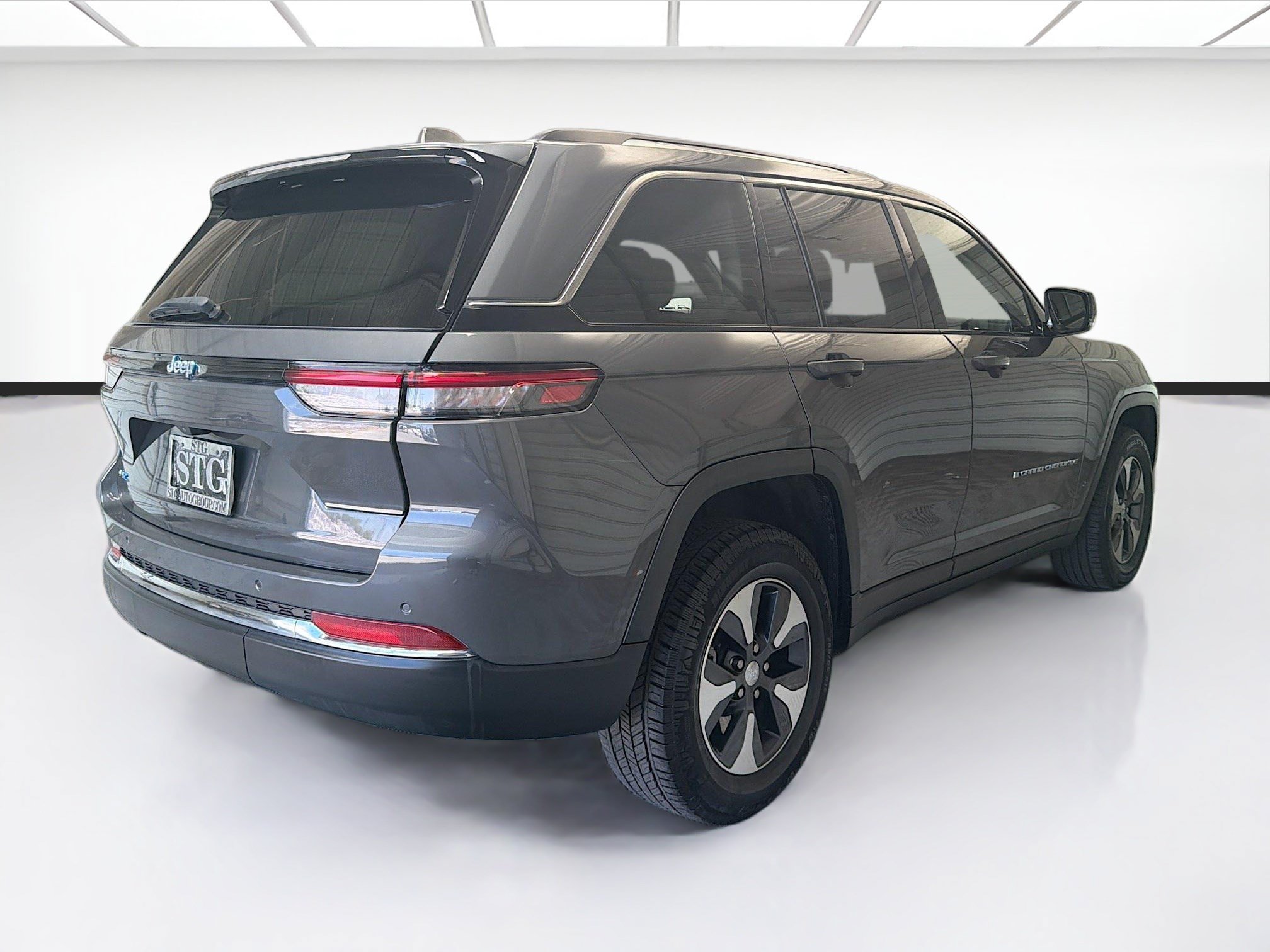 Used 2024 Jeep Grand Cherokee Limited 4xe AWD/4WD image 4