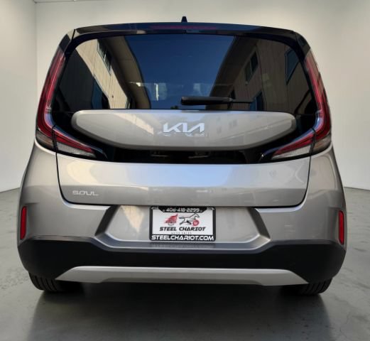 Used 2023 Kia Soul LX w/ Option Group 015 FWD image 5