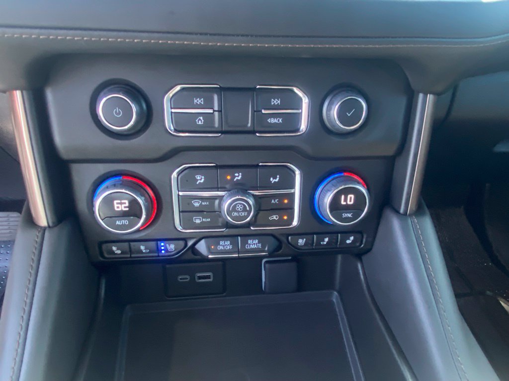 Used 2024 Chevrolet Tahoe High Country w/ Premium Package AWD/4WD image 17