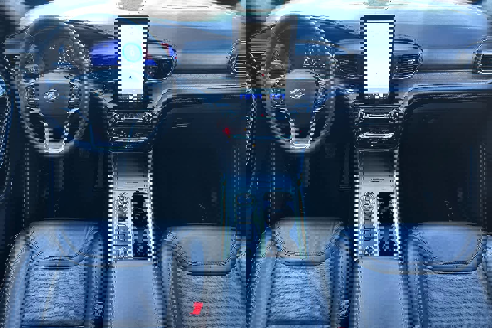 Certified 2023 Ford Explorer Platinum w/ Technology Package image 3