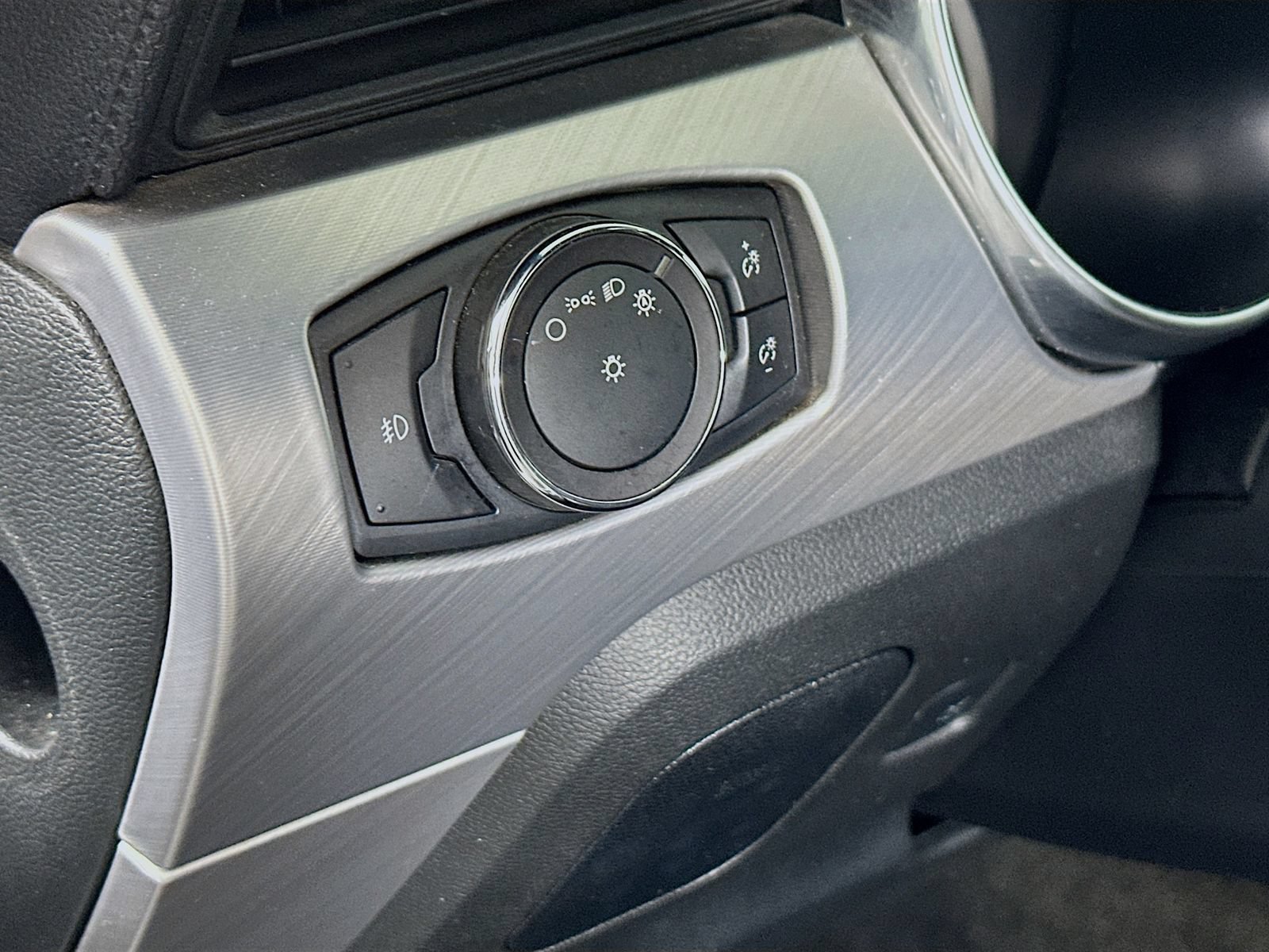 Used 2018 Ford Mustang Premium RWD image 10