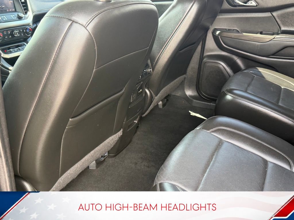 Used 2021 GMC Acadia SLT w/ LPO, Black Accent Package FWD image 11