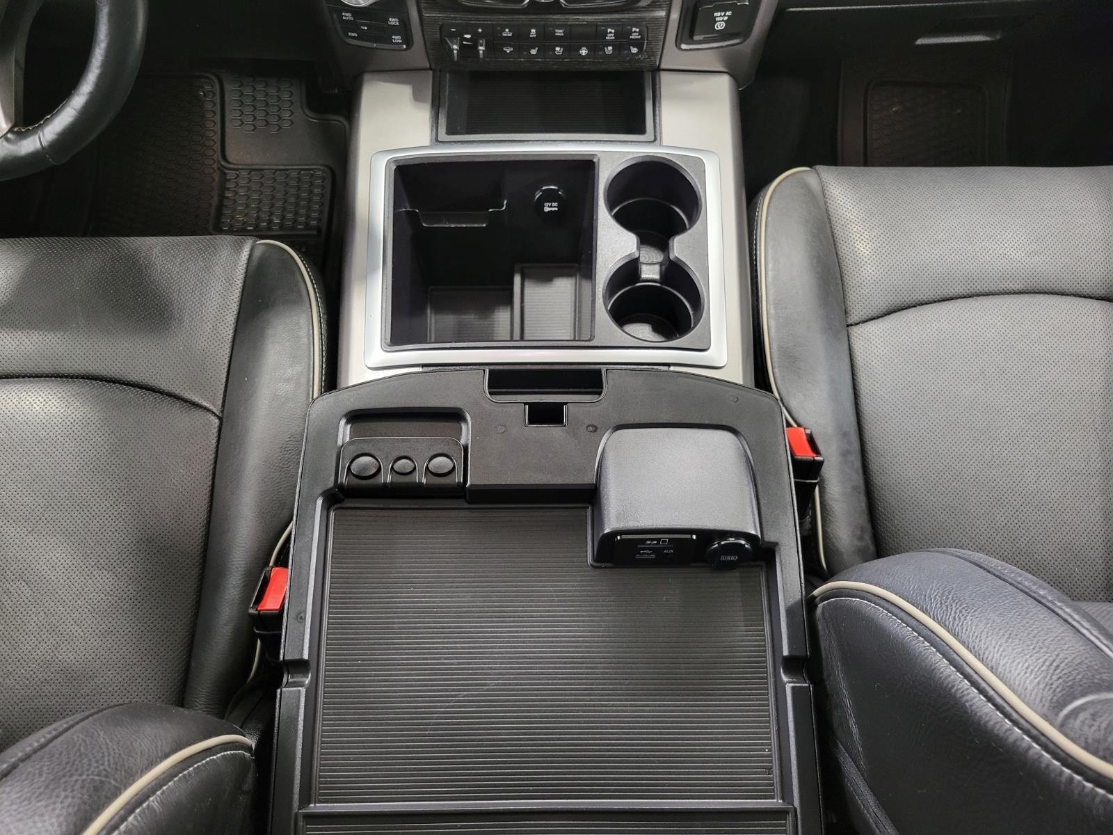 Used 2014 RAM 1500 Limited AWD/4WD image 18